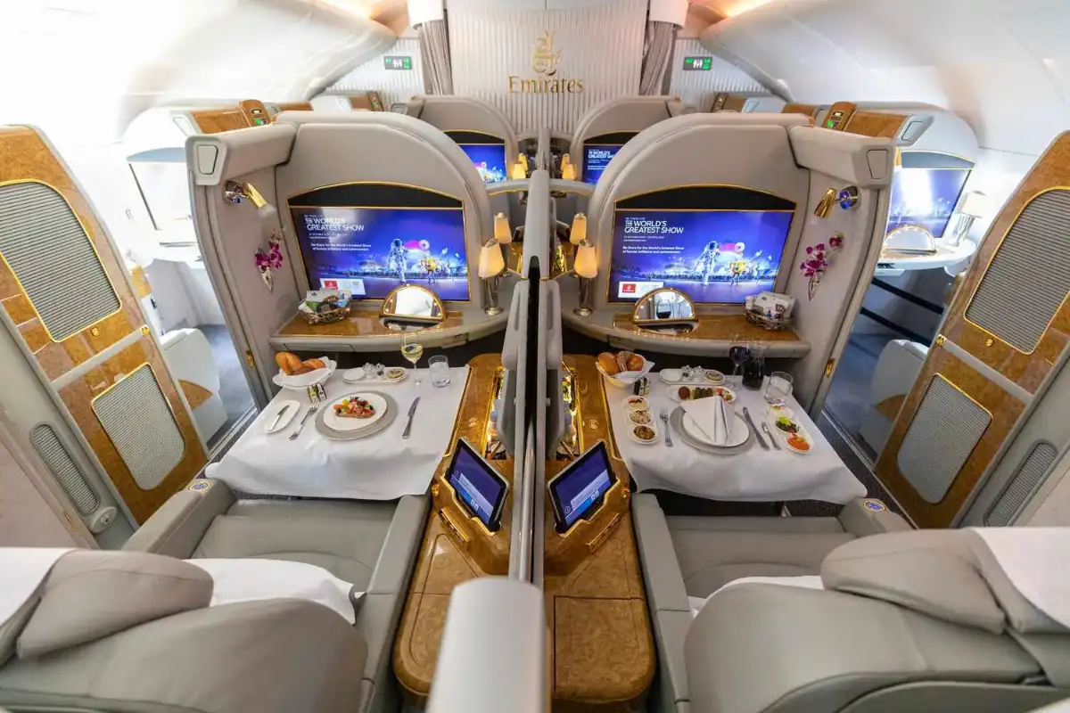 بلیط هواپیما کلاس فرست (First Class)