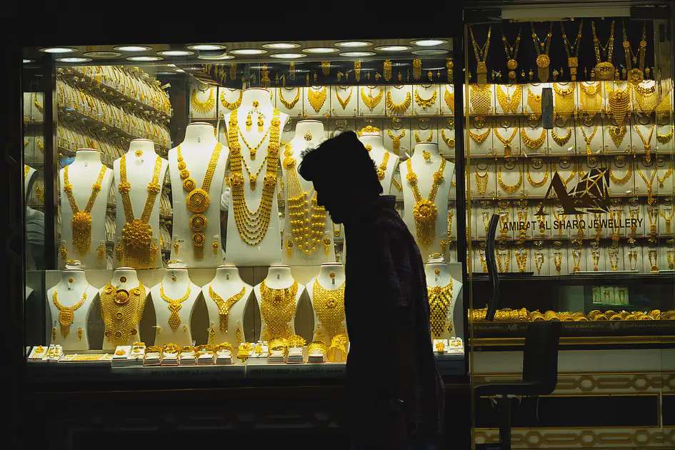 Dubai Gold Prices Slip Today Amid Inflation Worries and Strong Dollar