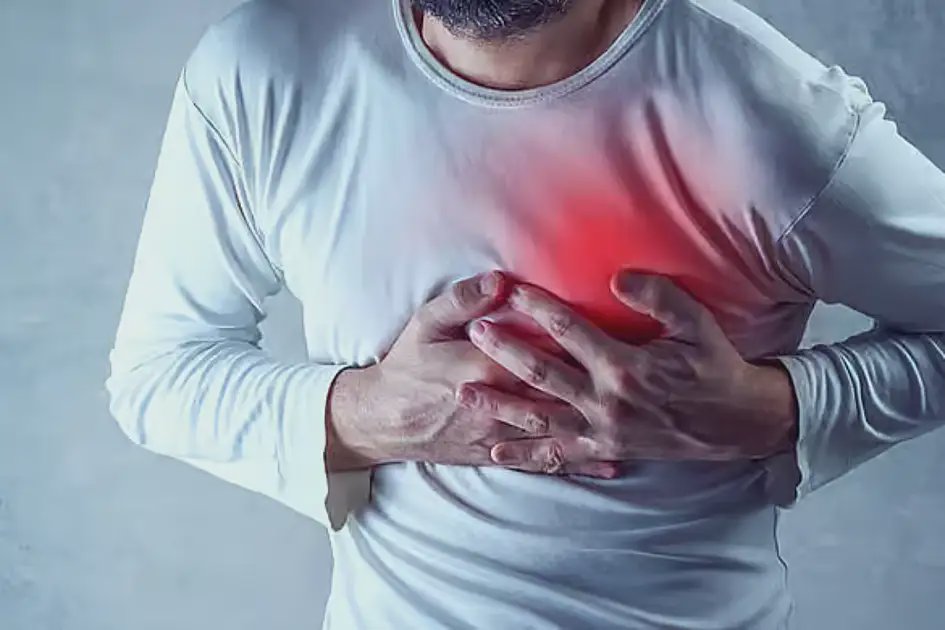 أطباء في دبي يحذرون من ارتفاع "مقلق" لأمراض القلب بين من هم دون الخمسين