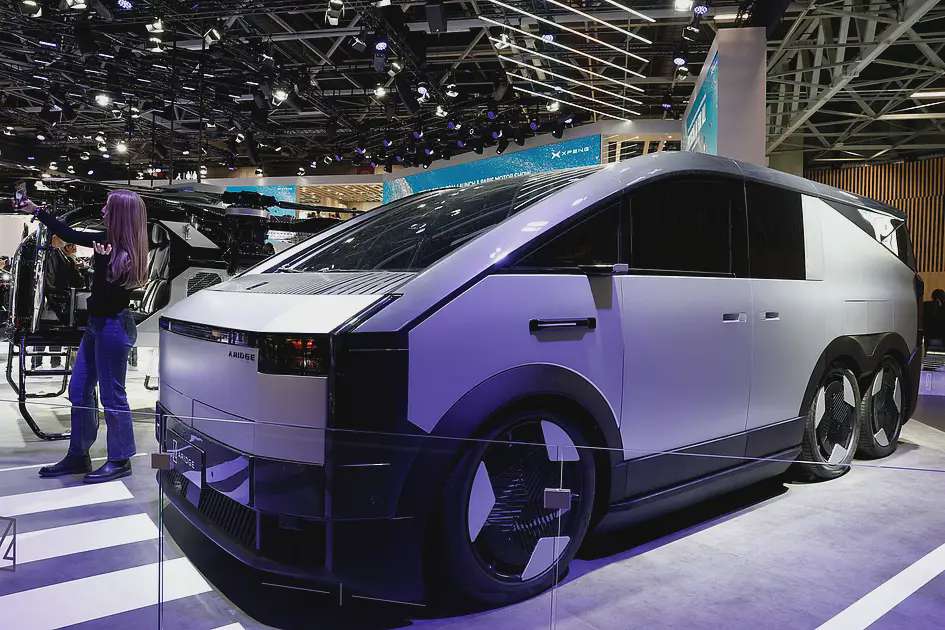"أريدج" تستعد لاختبار السيارات الطائرة في الإمارات مطلع 2027
